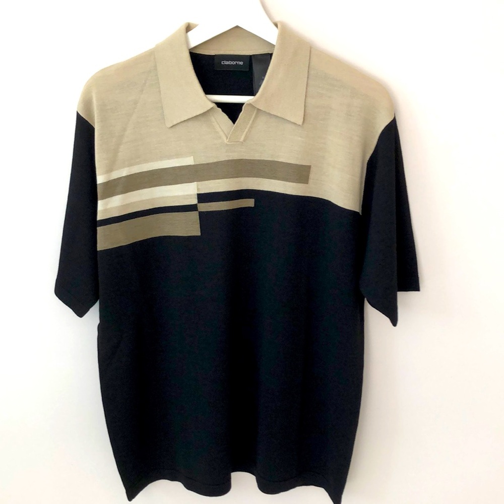 Liz Claiborne Short Sleeve Textured knit Men’s Polo shirt . Size M .